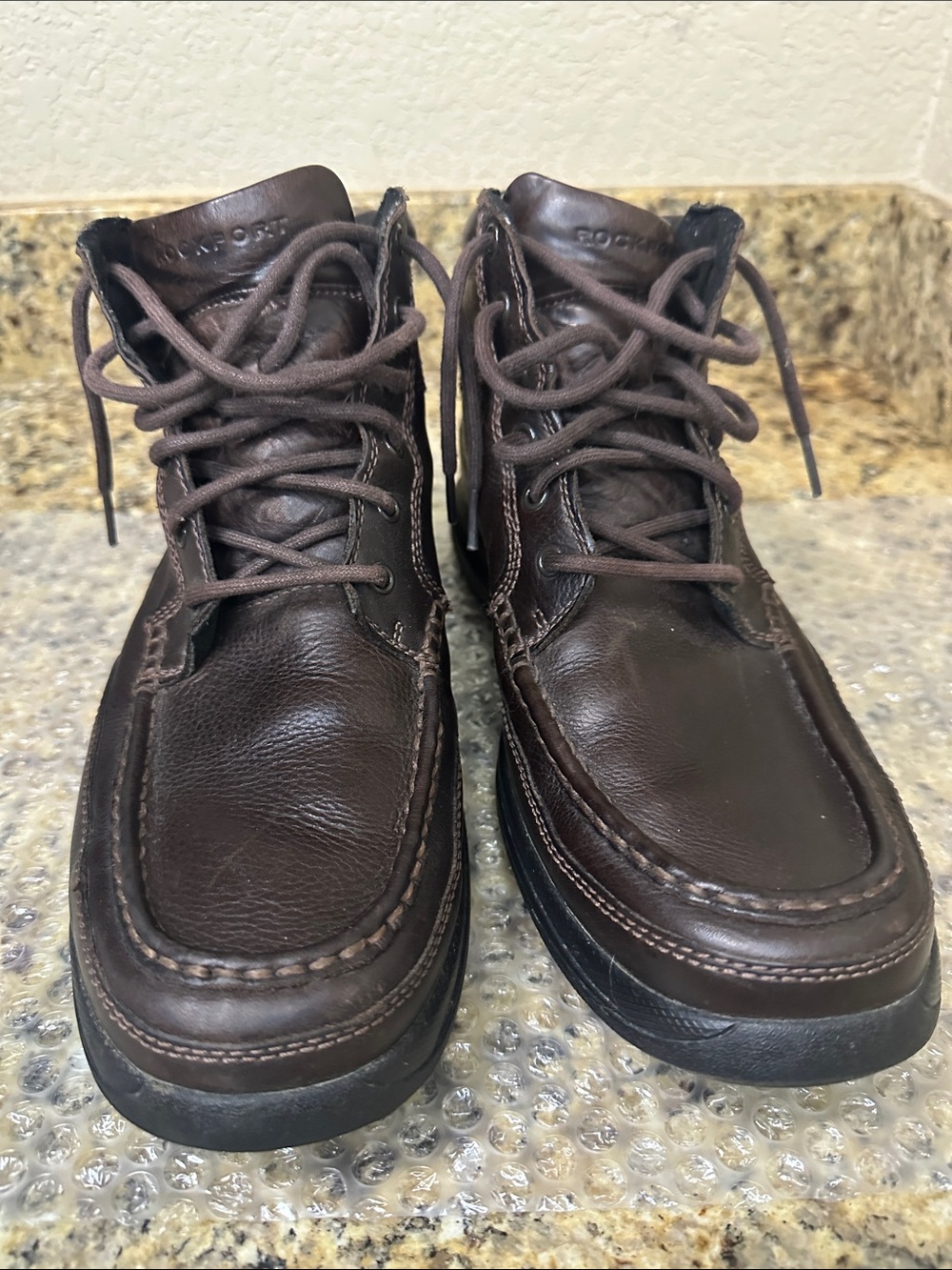 Rockport Men's Dark Brown Leather Chukka Boots  Size 11